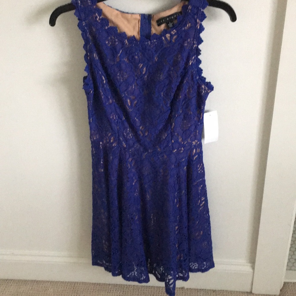 blue dress